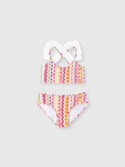 Bikini avec haut à imprimé zig zag et volants.