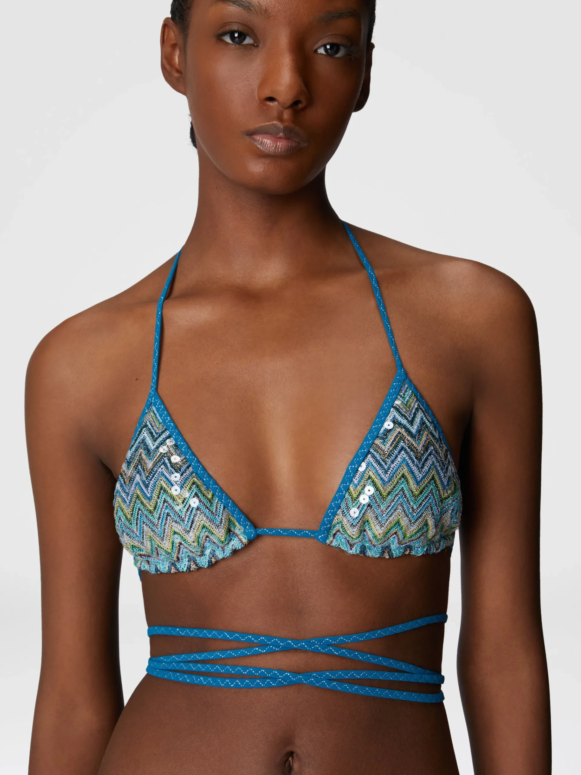 Bikini en viscose lamé zig zag avec paillettes et dentelle à tresser