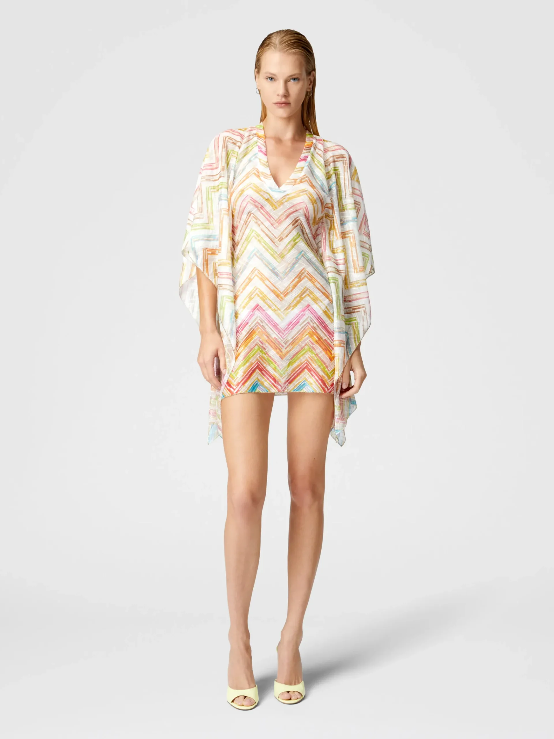 Caftan court couvert en tulle imprimé