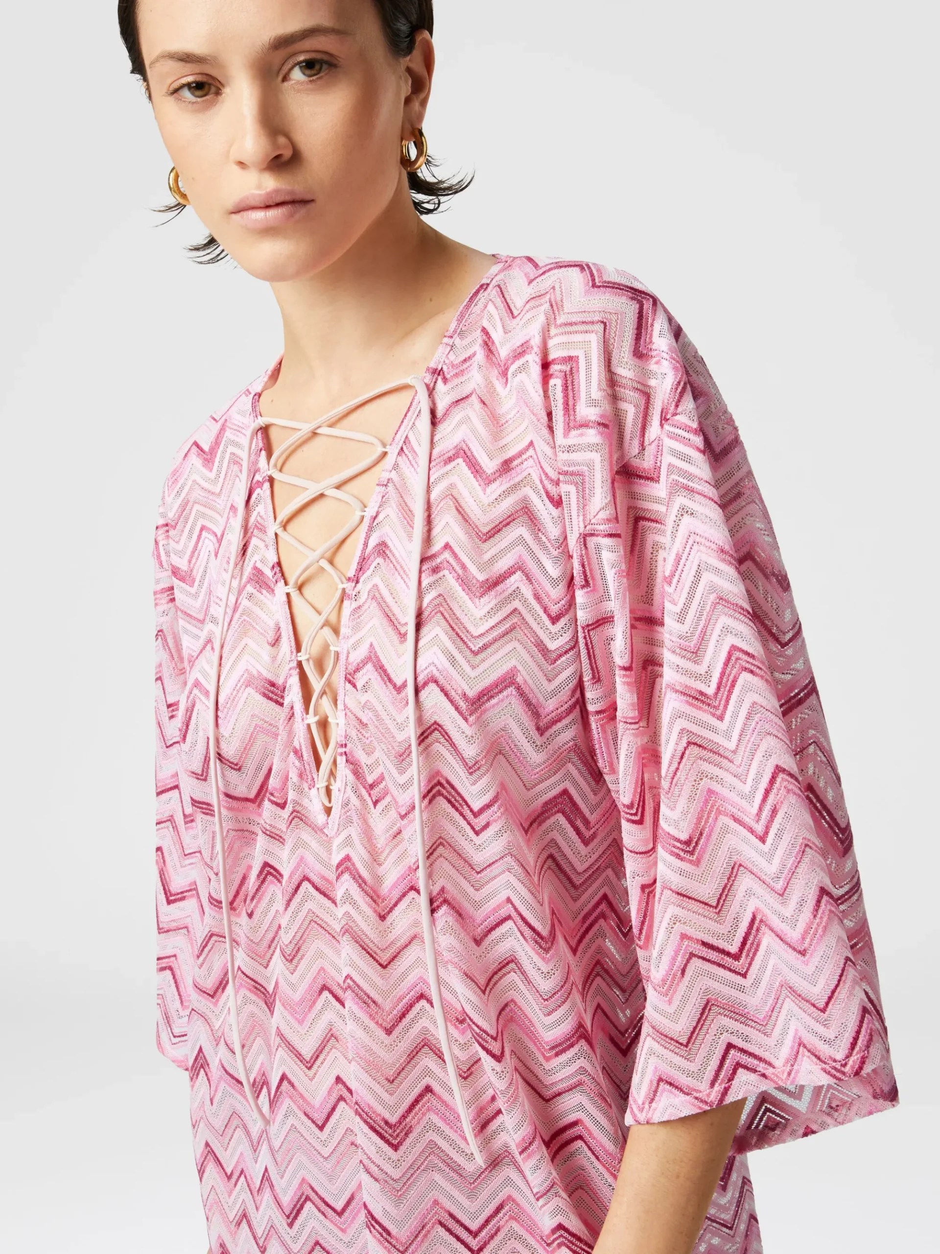Caftan court en tulle de viscose mélangée avec zigzag flammé