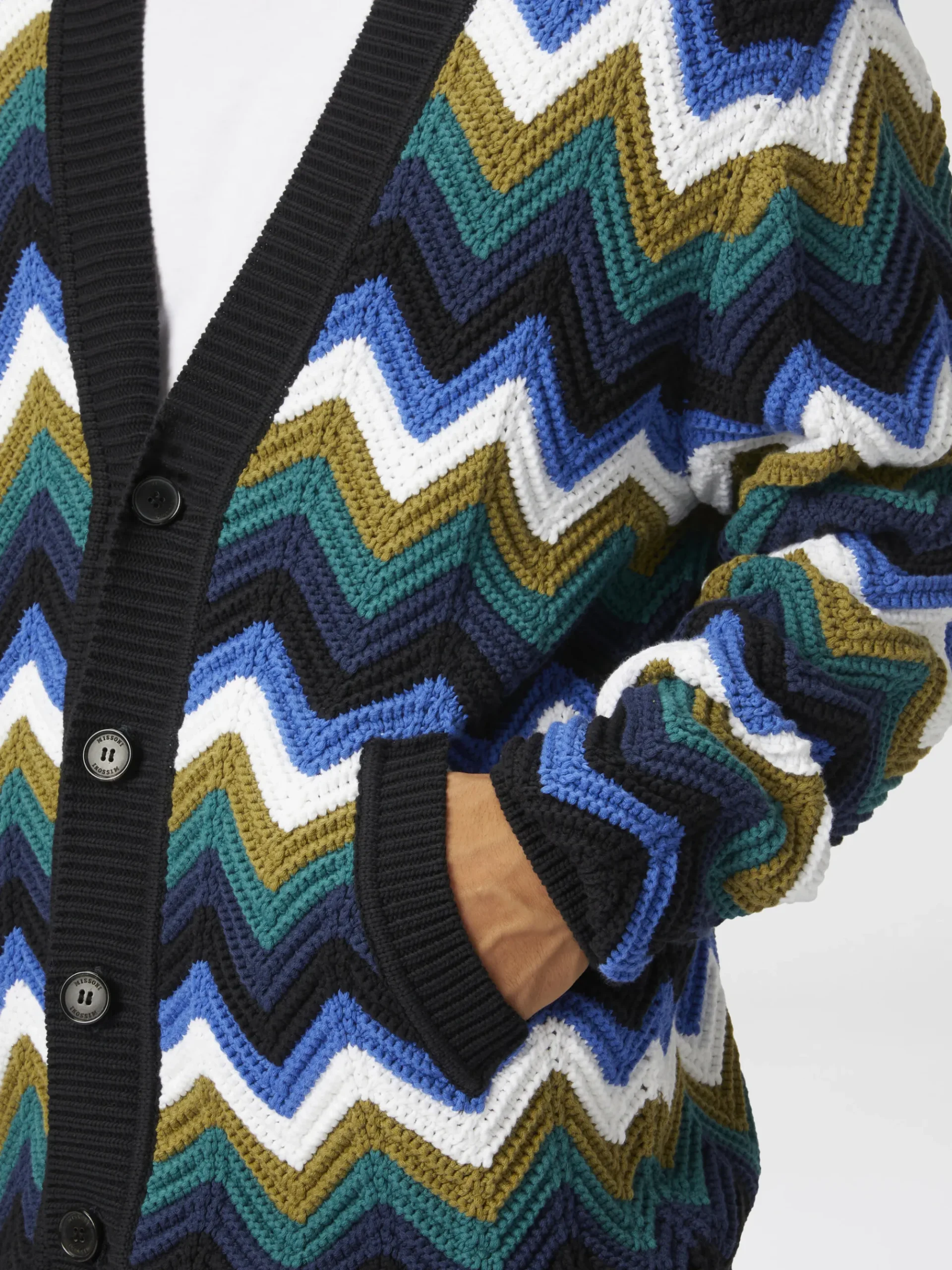 Cardigan en maille à chevrons avec poches et passepoil contrasté