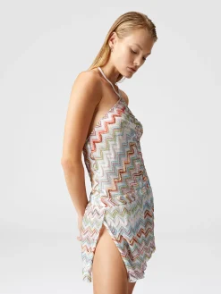 Combinaison courte avec lamé zig zag 3D et décolleté dos nu