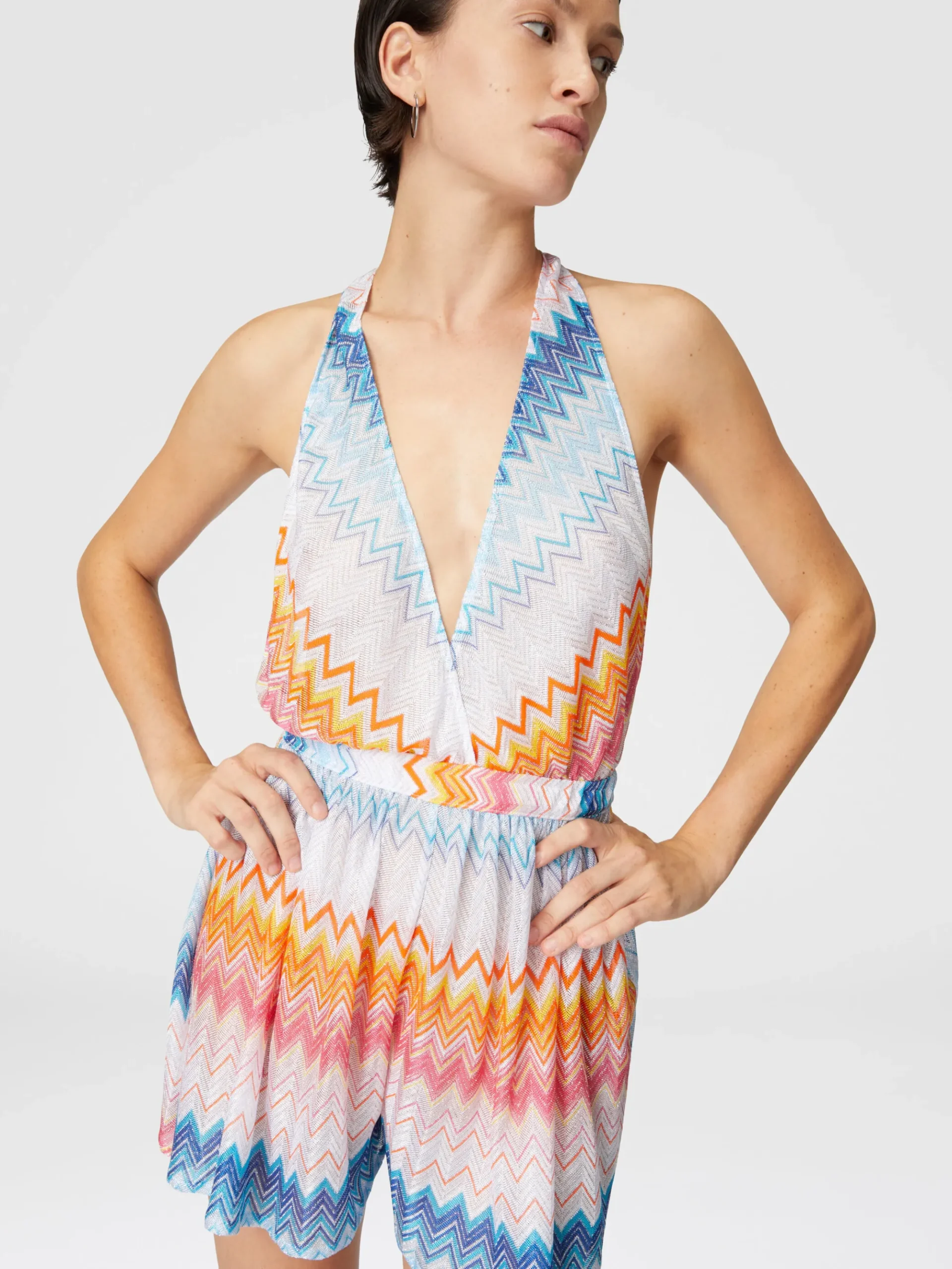 Combinaison courte en viscose mélangée zig zag lamé avec col en V