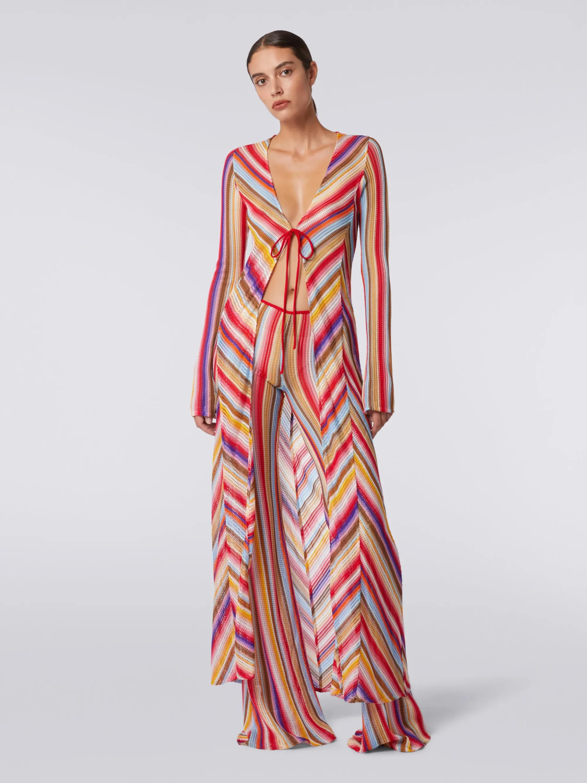 Gilet de plage long en crochet rayé