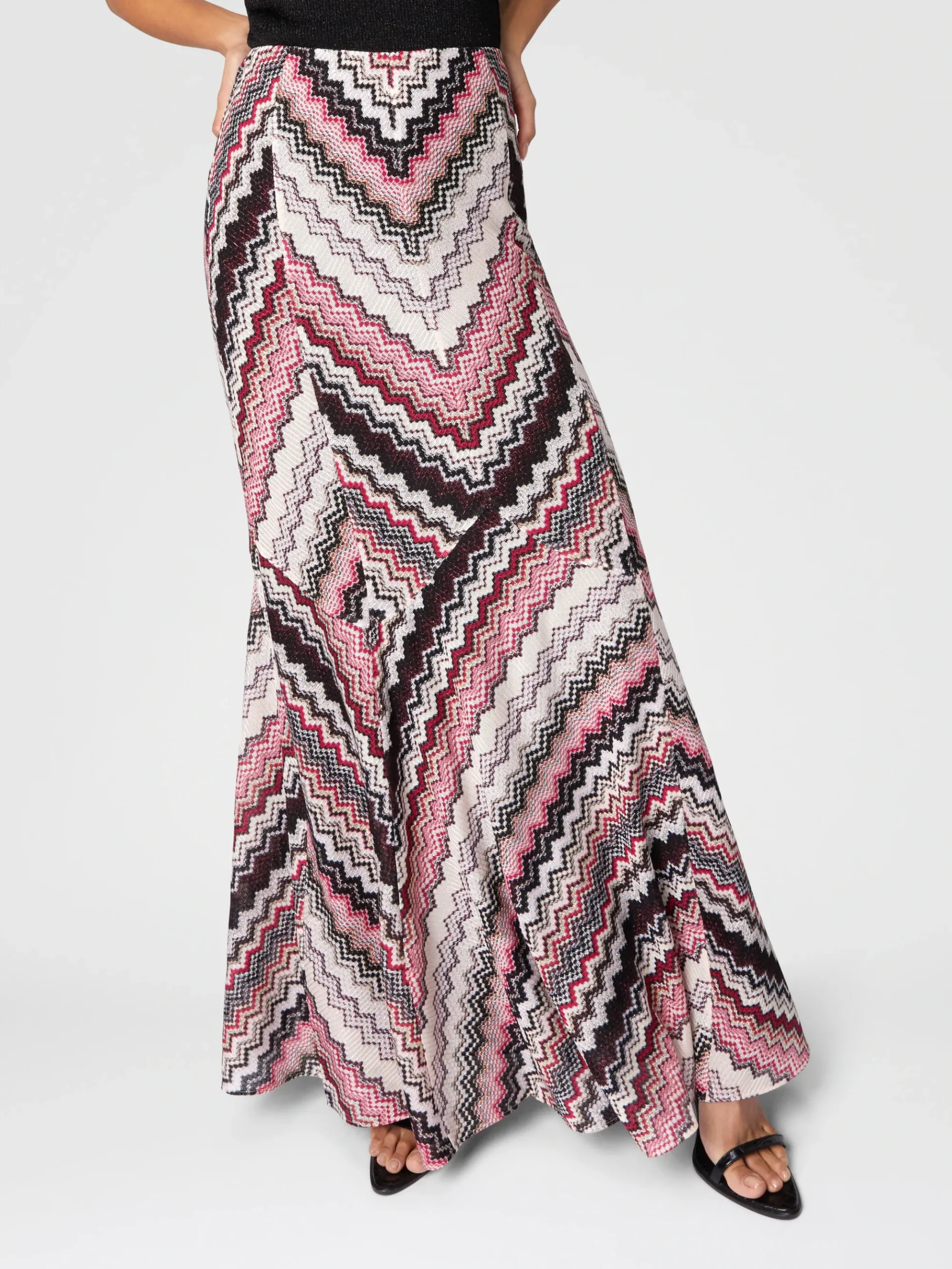 Jupe longue évasée à motif zigzag dentelé lamé
