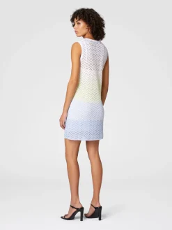 Mini-robe dégradée en viscose à chevrons et col en V