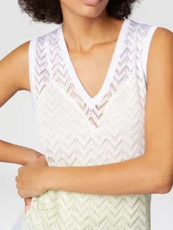 Mini-robe dégradée en viscose à chevrons et col en V