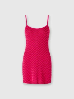 Mini-robe sans manches à chevrons ton sur ton