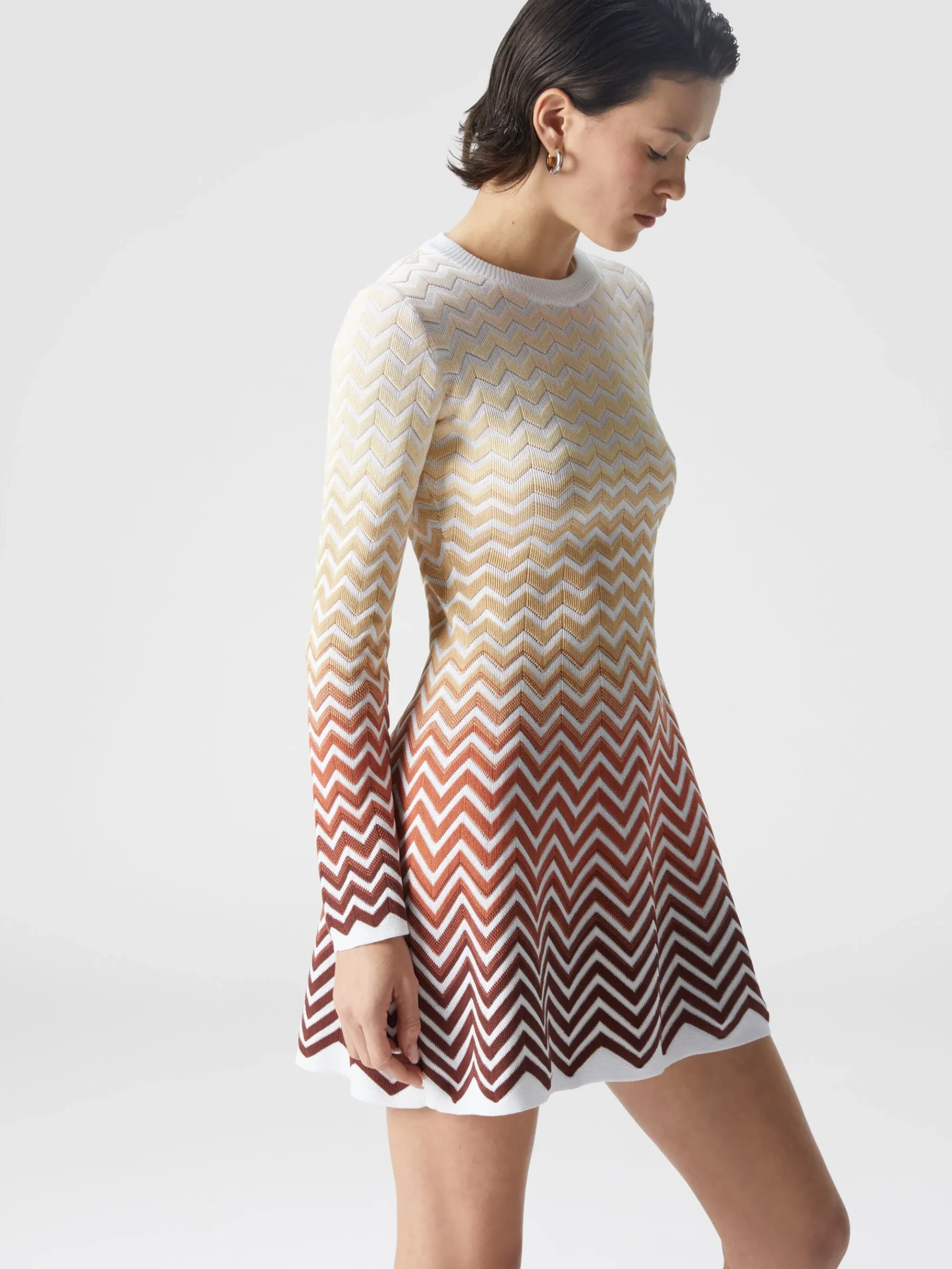 Mini-robe évasée à motif chevron dégradé