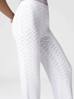 Pantalon droit à motif chevrons ton sur ton