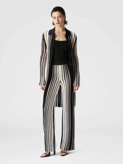 Pantalon droit en crochet rayé