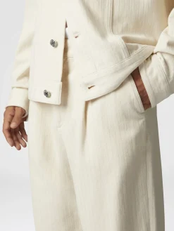 Pantalon en denim classique avec empiècements en tricot à chevrons