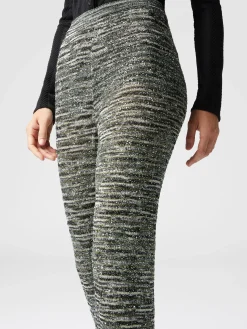 Pantalon évasé en maille flammée à sequins