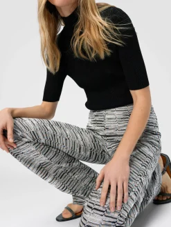 Pantalon évasé en viscose à motif lamé grec