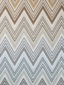 Plaid Plume 130x190 cm en laine mélangée à chevrons avec franges