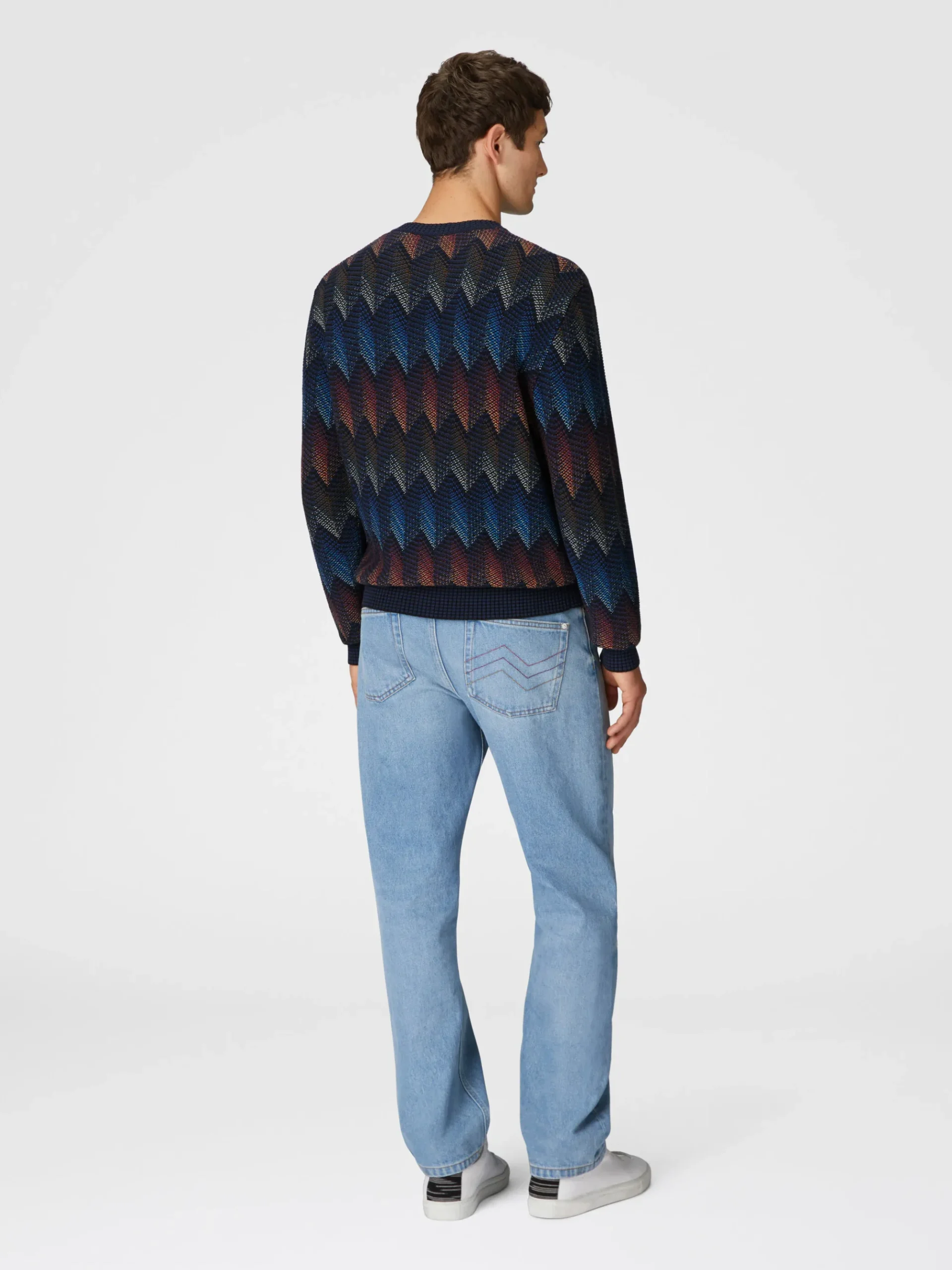 Pull à col rond en coton mélangé dégradé à chevrons avec passepoil contrasté