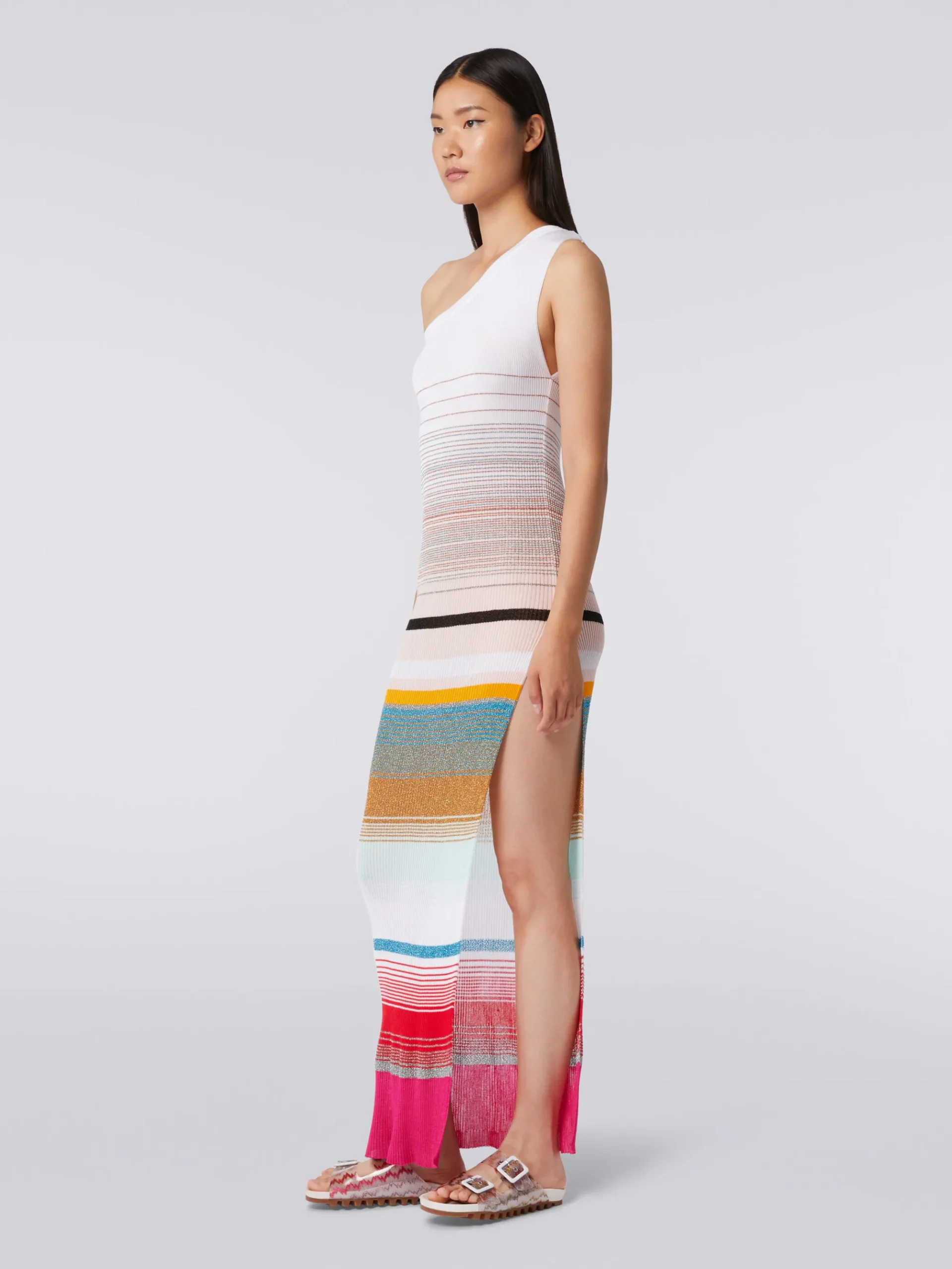 Robe à épaule dénudée en maille côtelée rayée avec lurex