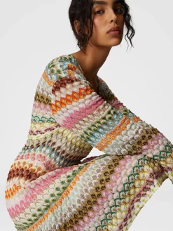 Robe courte à manches longues avec motif zigzag en dentelle