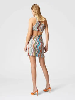 Robe courte couvrante asymétrique à motif lamé ondulé