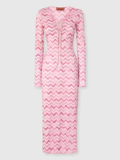 Robe couvrante en tulle de viscose mélangée avec zigzag flammé