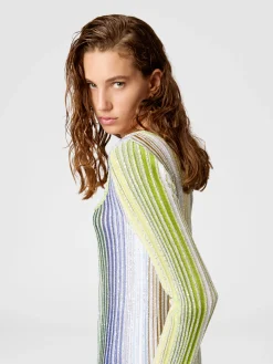 Robe longue partielle rayée à sequins et manches longues