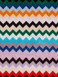 Serviette de plage Carllie 100x180cm en tissu de coton éponge à chevrons