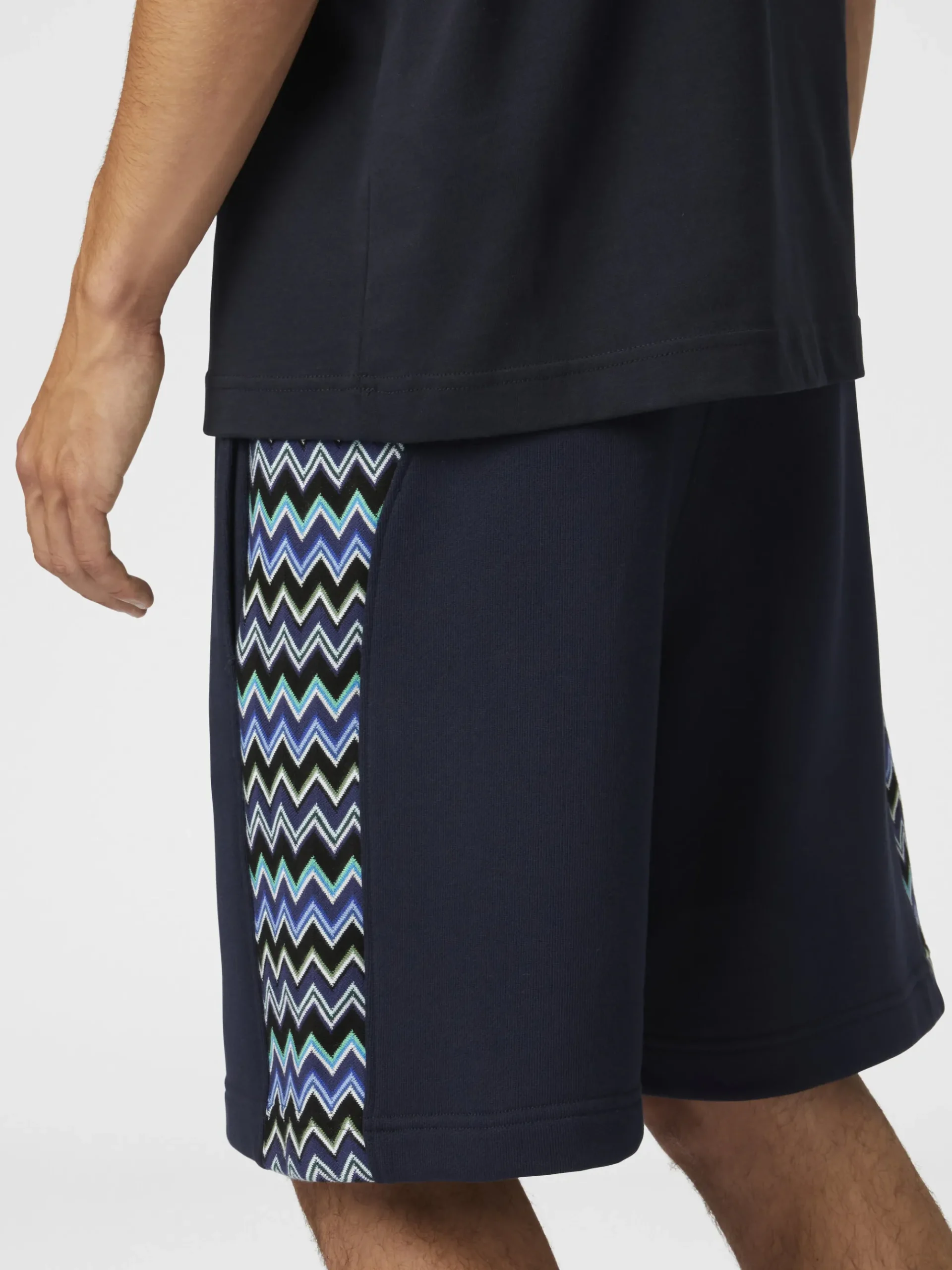 Short en coton avec empiècement en zigzag