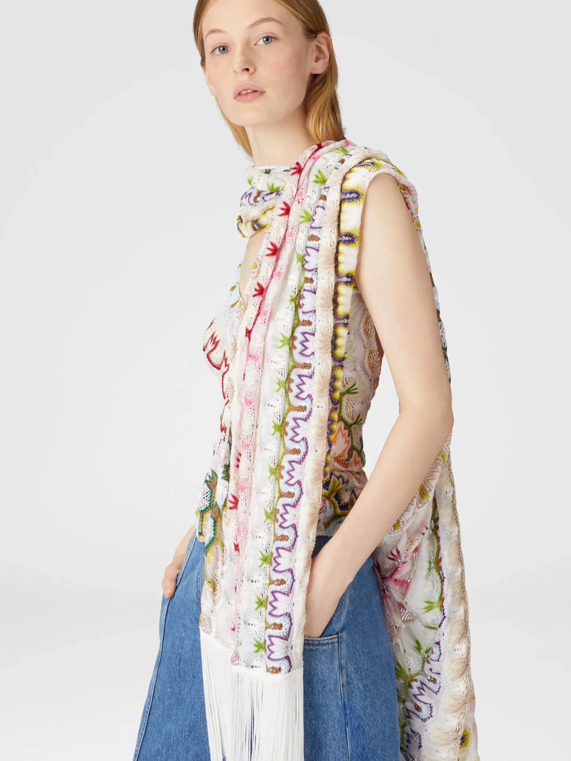 Stola en viscose mélangée avec franges