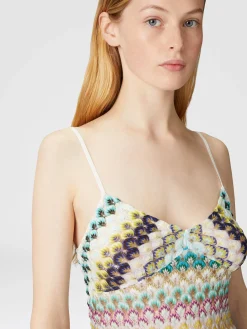 Top en dentelle sans manches