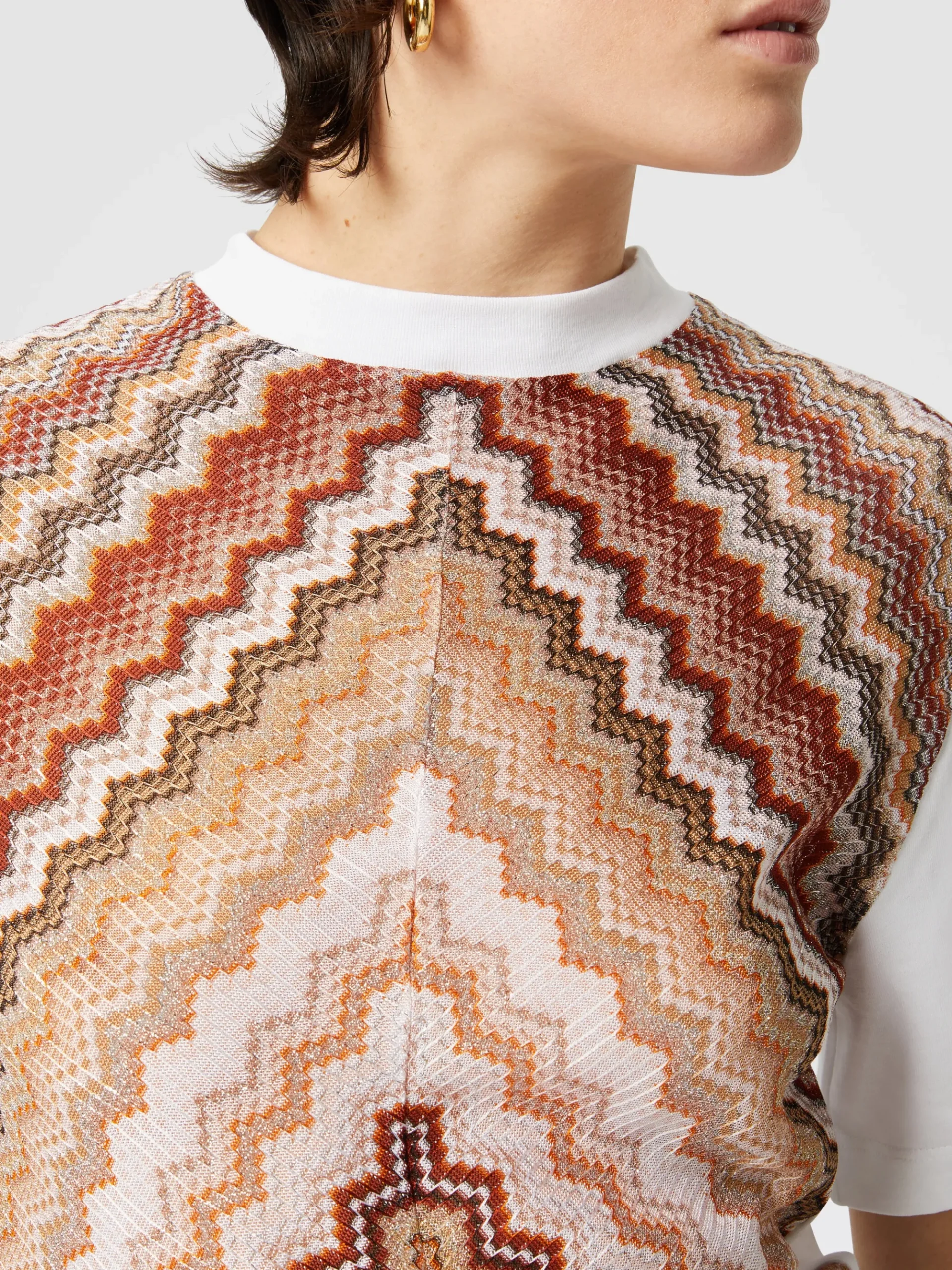 T-shirt à col rond avec empiècement en maille lamée zigzag