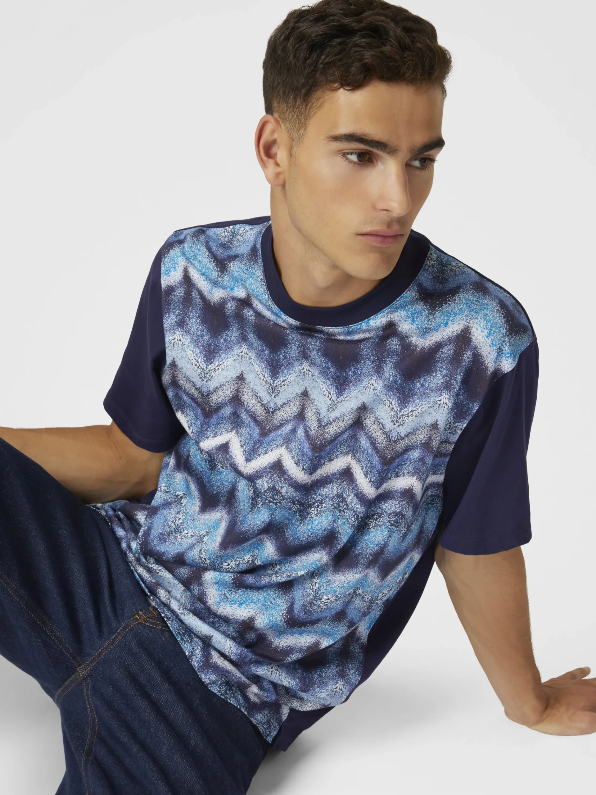 T-shirt à col rond en coton imprimé zigzag effet aérographe